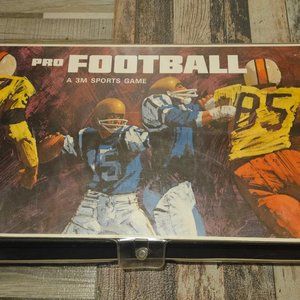 PRO FOOTBALL  Board Game 3M Sports Game from 1966. Complete